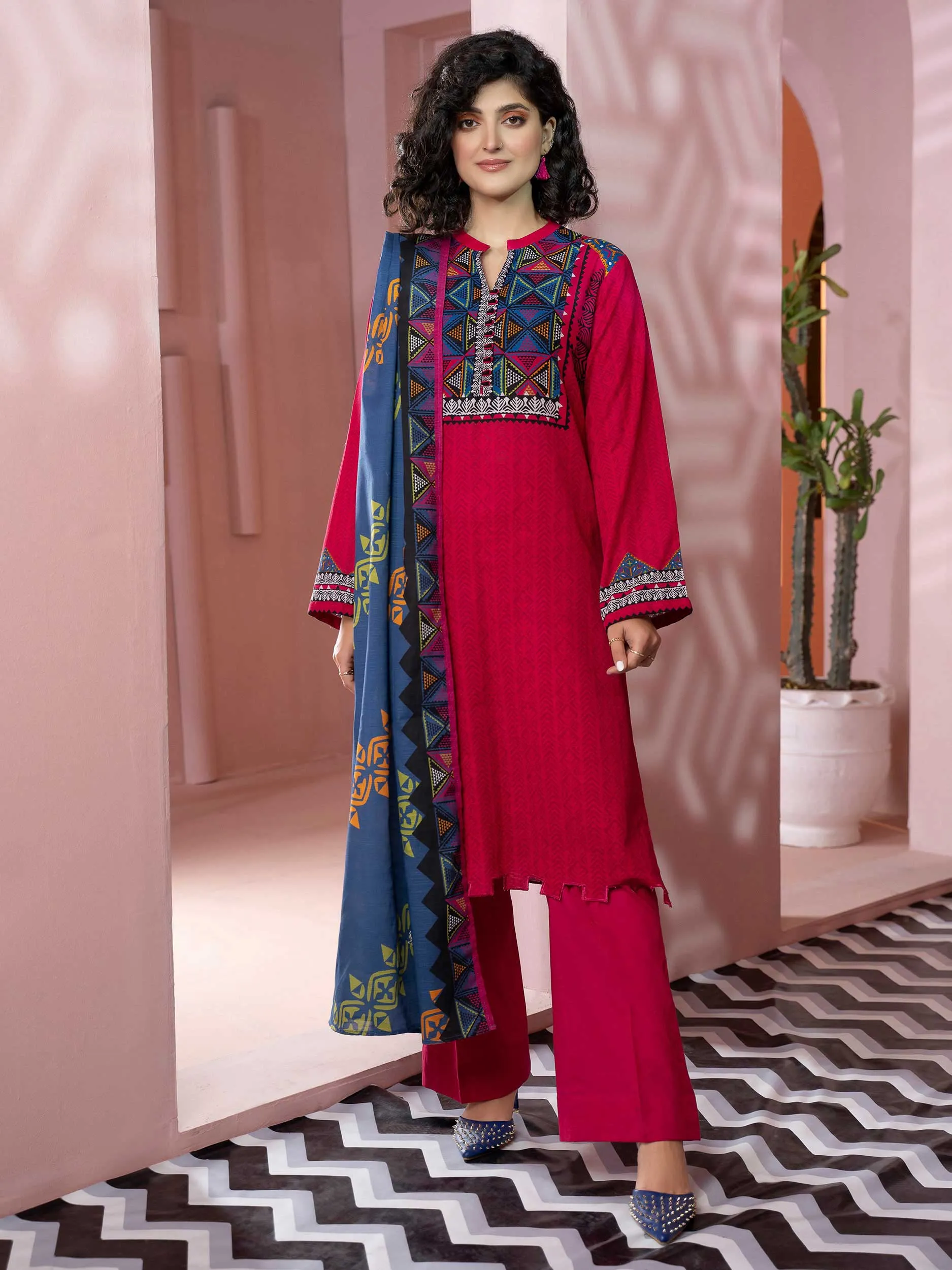 3 Piece Printed Khaddar Suit