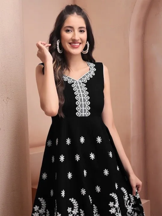 Black Floral Embroidered Thread Work Chanderi Cotton Kurta & Trousers With Dupatta