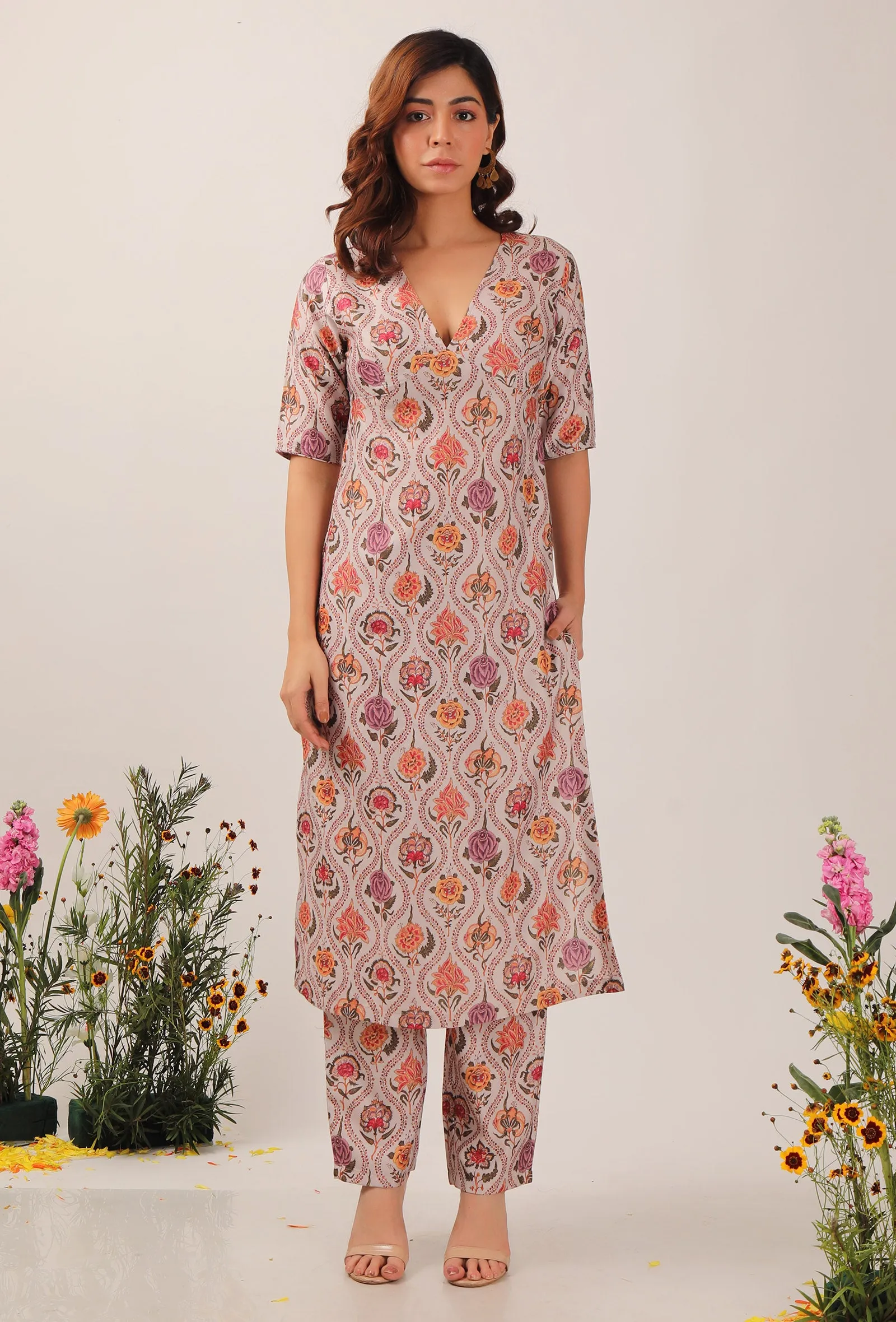 Set Of 2:  Airi Floral Chintz Straight Kurta With Narrow Fit Pants